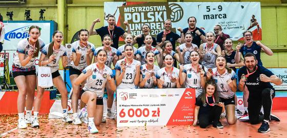 SIATKARKI SZAMOTULANINA BRĄZOWYMI MEDALISTKAMI MISTRZOSTW POLSKI JUNIOREK DĘBICA 2025